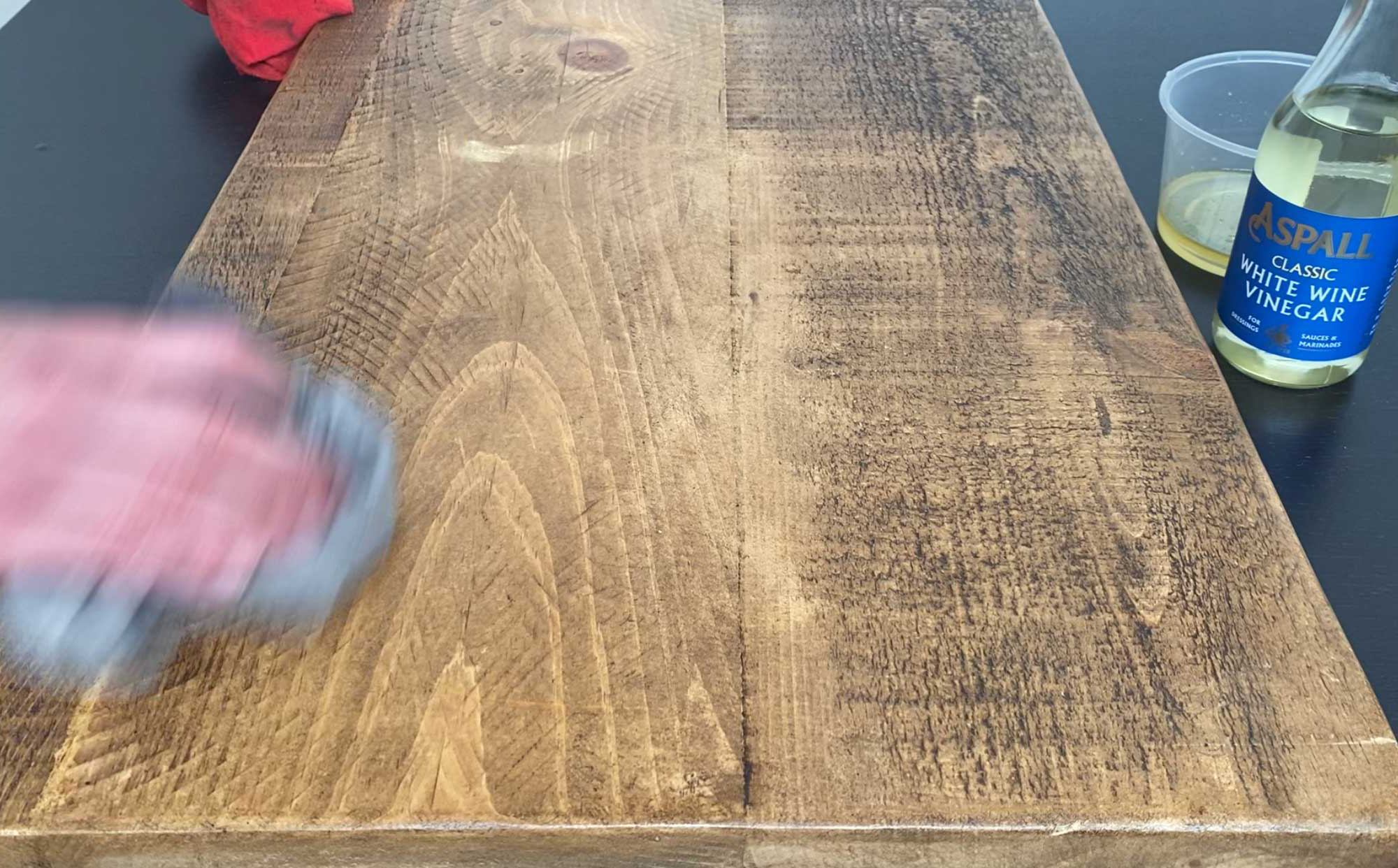 How to Remove Scratches on a Dining Table With White Wine Vinegar Olive Oil Step5 How to Remove Scratches on a Dining Table With White Wine Vinegar & Olive Oil - Step 5