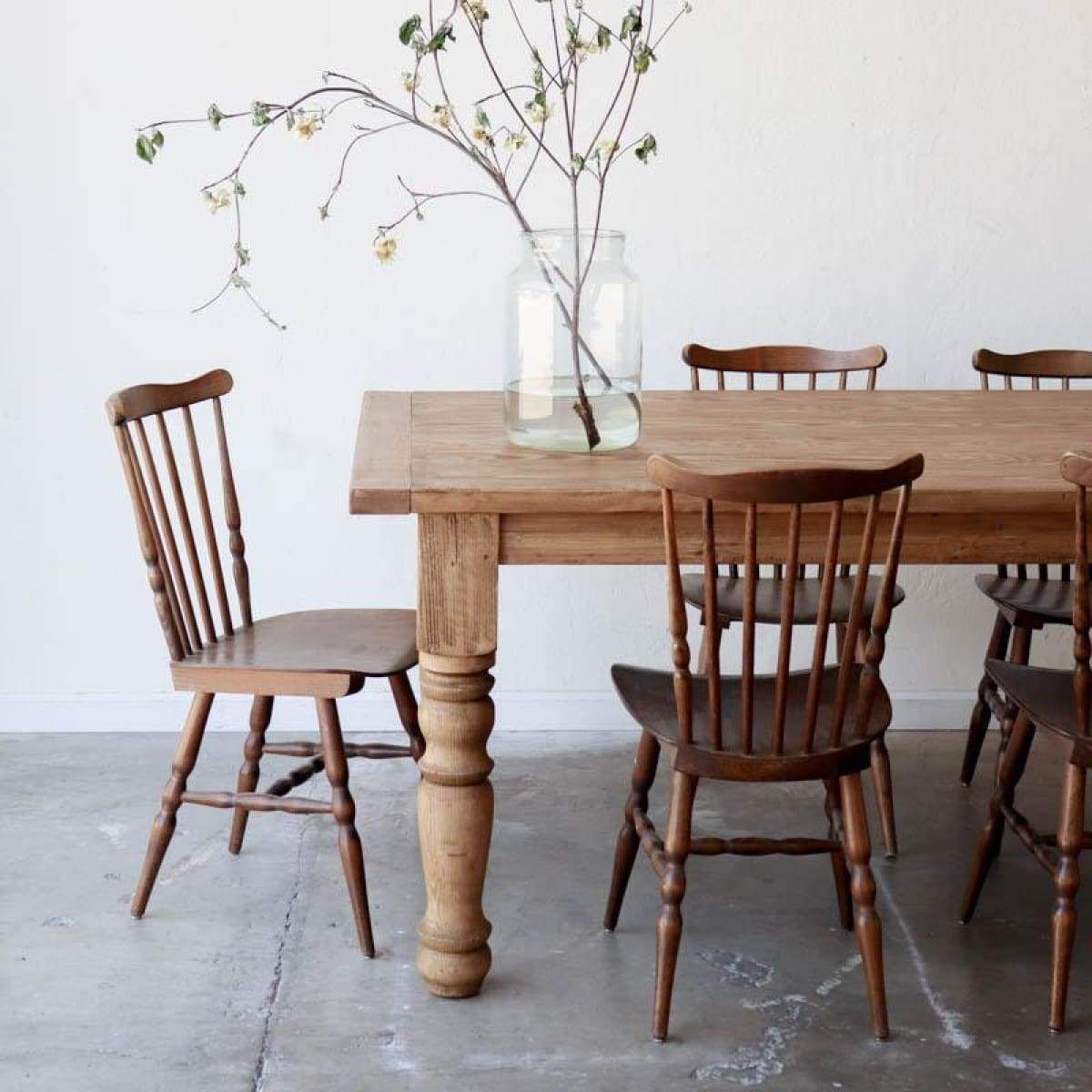Grain_and_Frame_Are-Farmhouse-Tables-In-Style_5_They're heavy Grain_and_Frame_Are-Farmhouse-Tables-In-Style_5_They're heavy